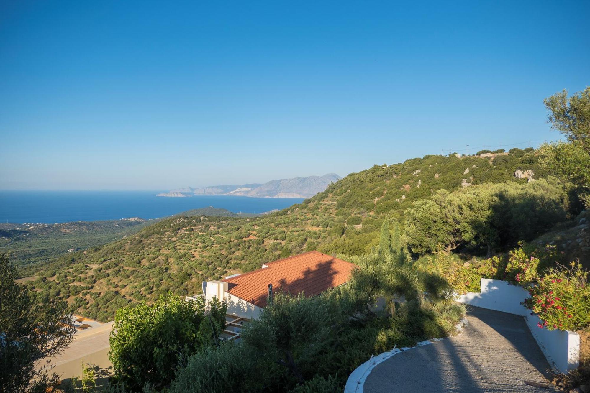 Villa Dio Petres Kroustas 外观 照片