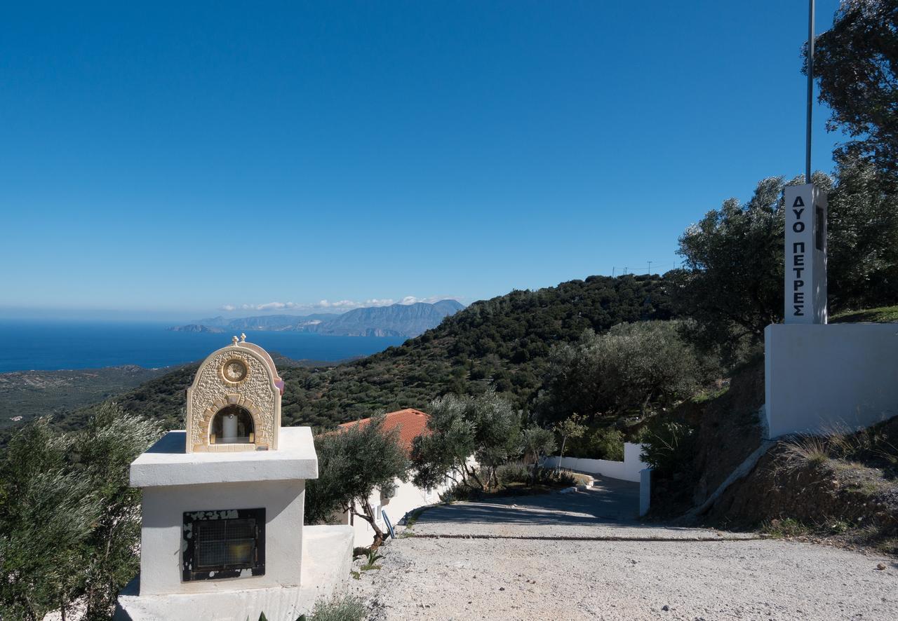Villa Dio Petres Kroustas 外观 照片