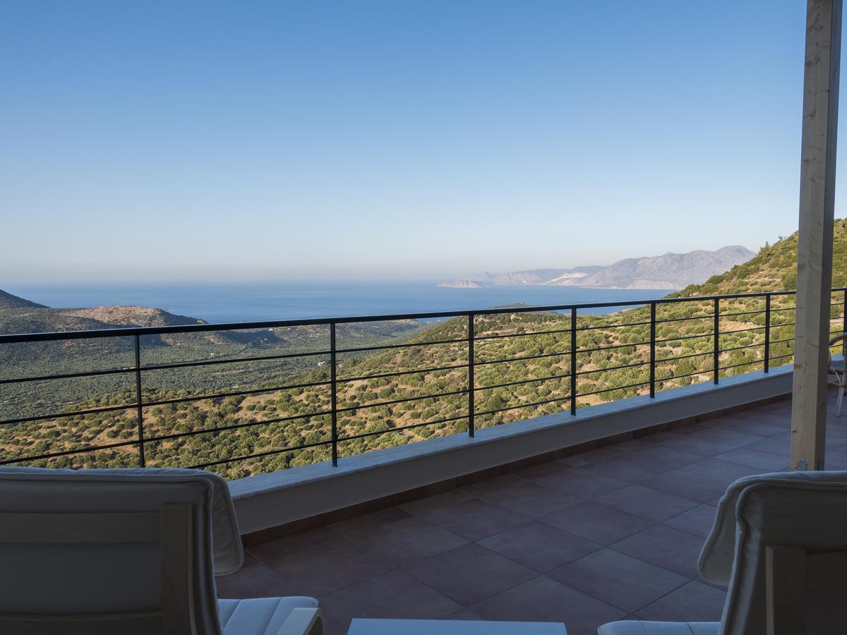 Villa Dio Petres Kroustas 外观 照片
