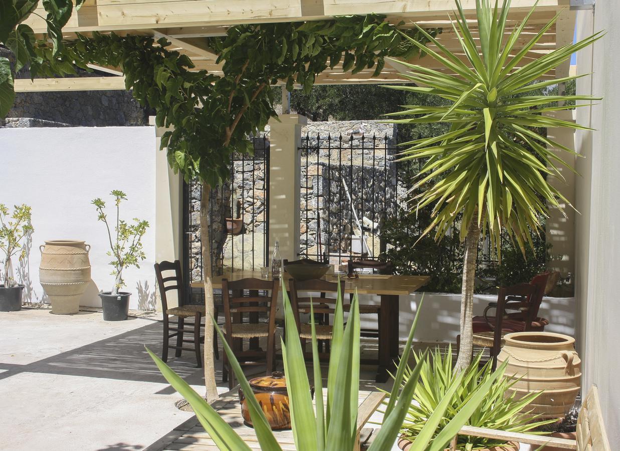 Villa Dio Petres Kroustas 外观 照片