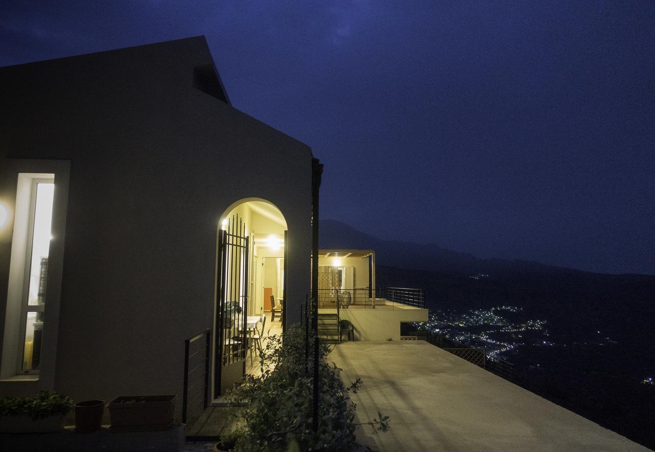 Villa Dio Petres Kroustas 外观 照片