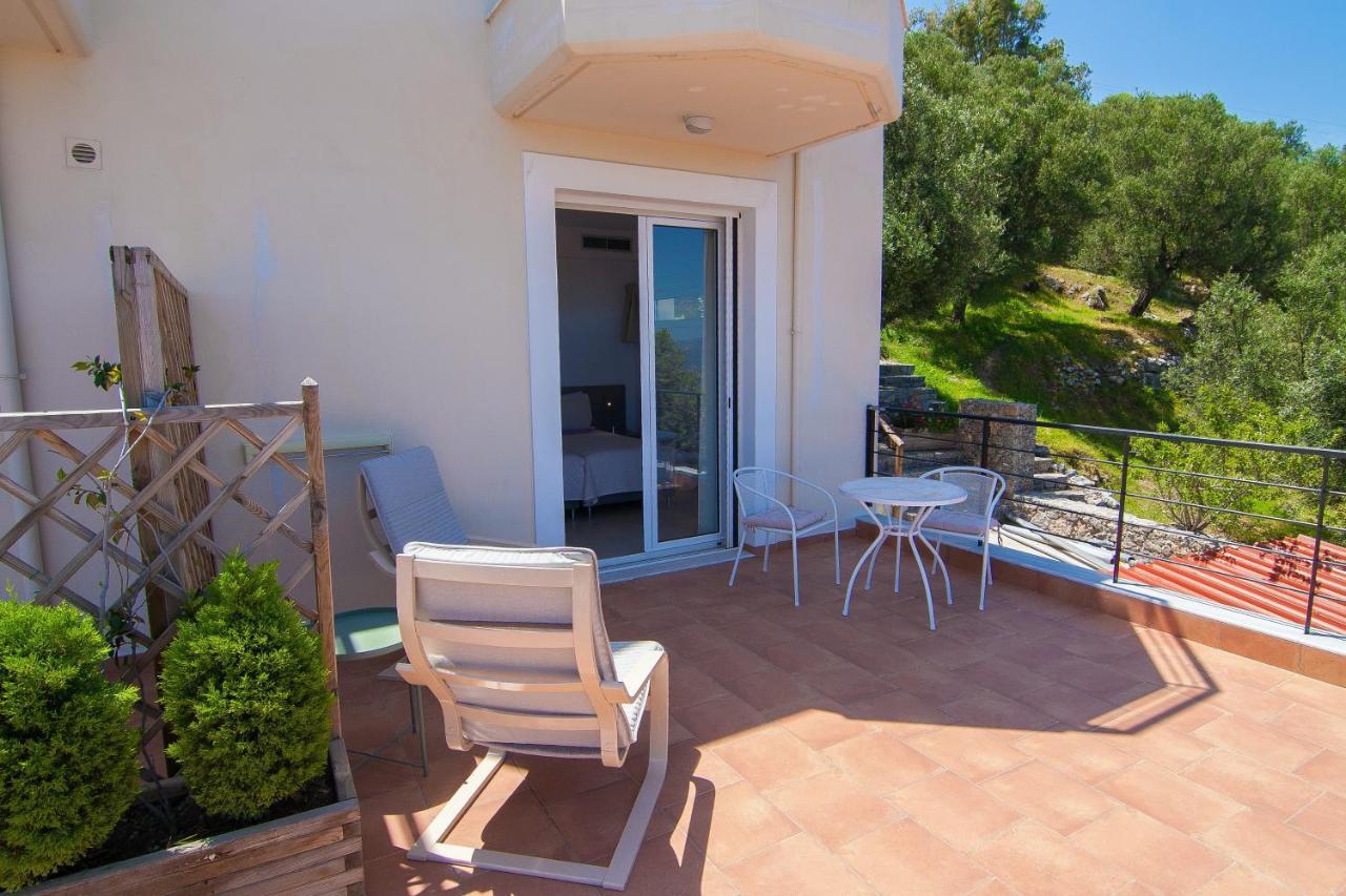 Villa Dio Petres Kroustas 外观 照片