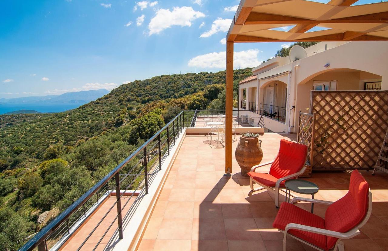 Villa Dio Petres Kroustas 外观 照片