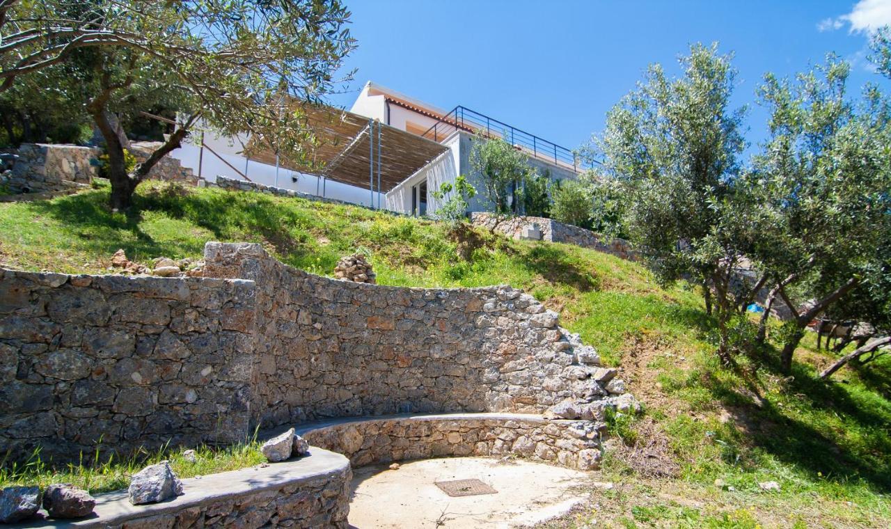 Villa Dio Petres Kroustas 外观 照片