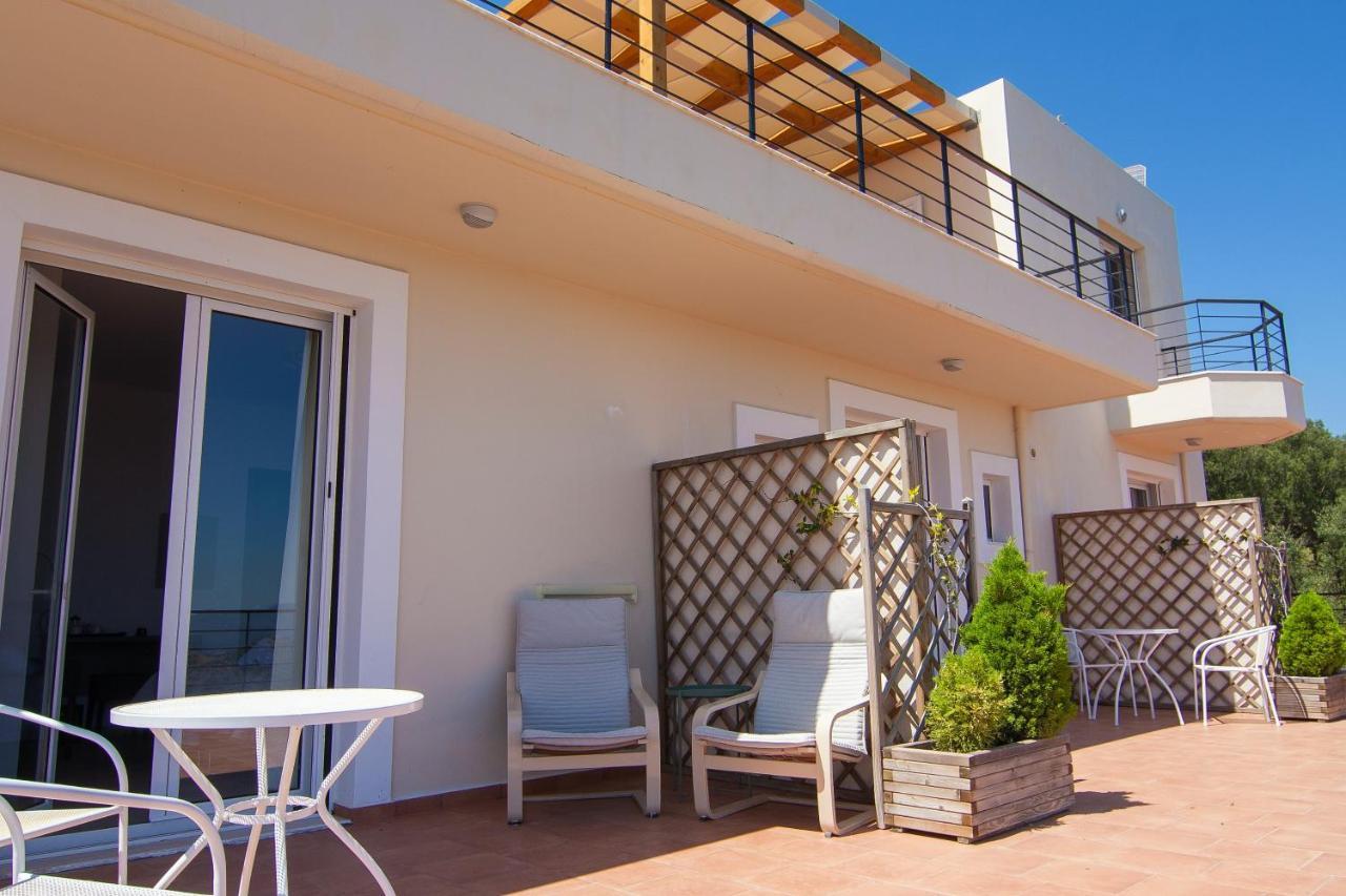 Villa Dio Petres Kroustas 外观 照片