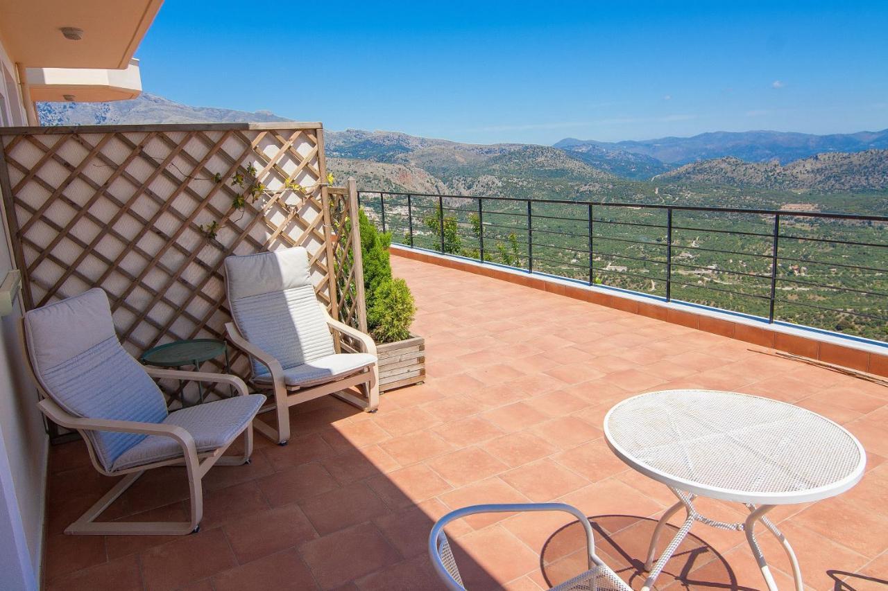 Villa Dio Petres Kroustas 外观 照片
