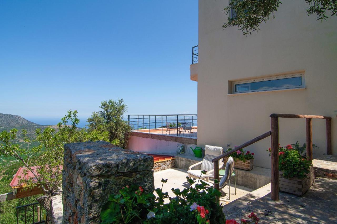 Villa Dio Petres Kroustas 外观 照片