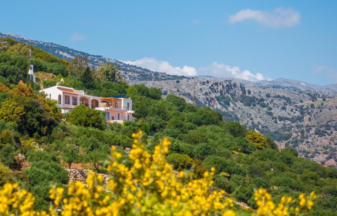 Villa Dio Petres Kroustas 外观 照片